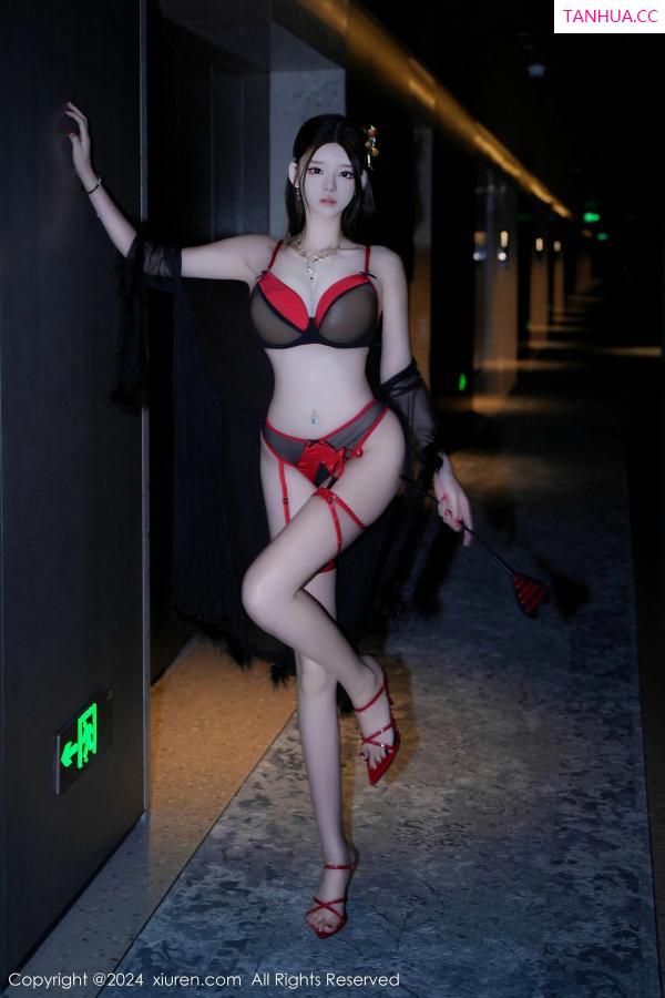   [XiuRen]高清写真图 2024.12.04 No.9544 果茶姐姐 美腿美臀第18张图片